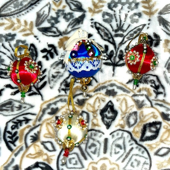 Vintage Beaded push pin Christmas Ornament Lot - Picture 4 of 4